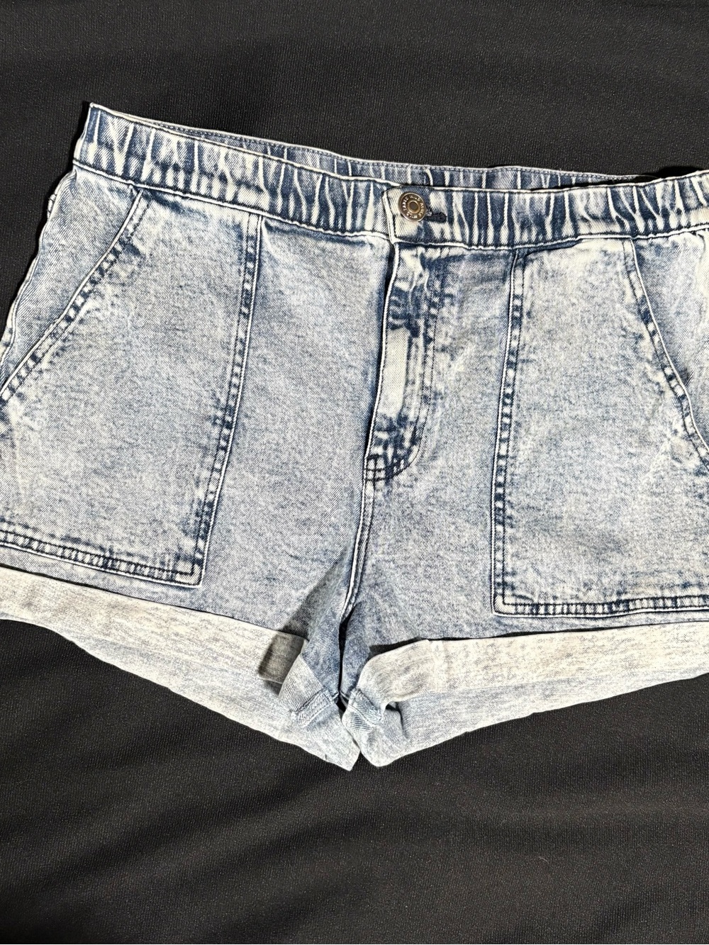 Light Wash Denim Women's Shorts - Casual Roll-Hem